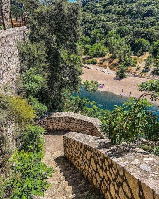Proche D'Uzes La Terrasse Du Soleil Levant Collias Eksteriør bilde